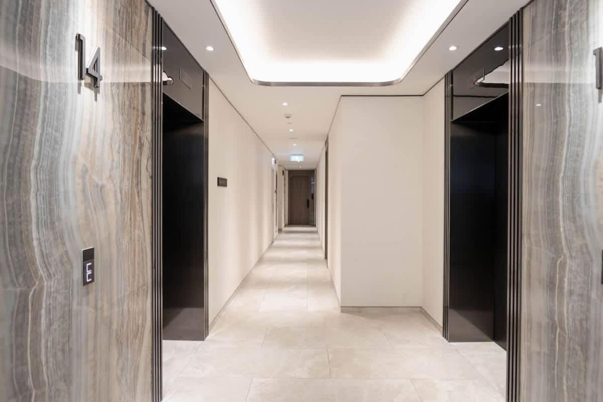 Căn hộ Luxury 2bd Rooftop Bar & Pool In Saigon Center *