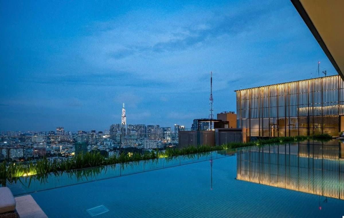 Luxury 2bd Rooftop Bar & Pool In Saigon Center * TP. Hồ Chí Minh